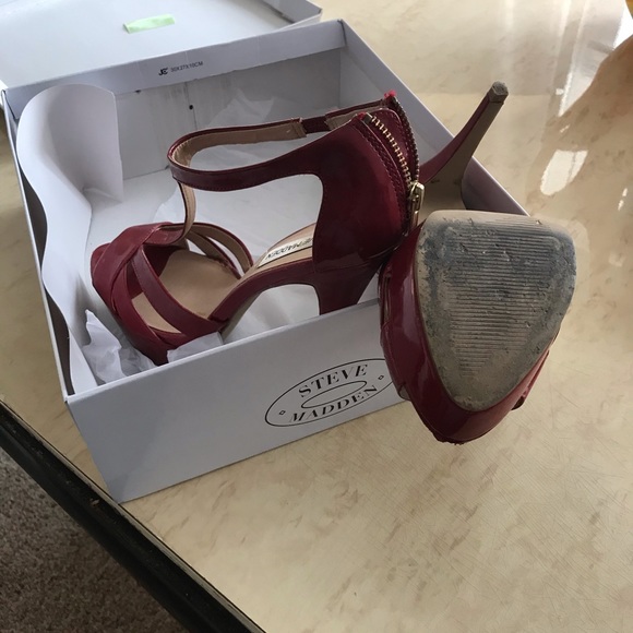 Shoes - Picture 2 of 3